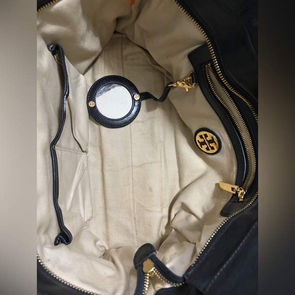 Elegant Tory Burch Black Leather Tote Bag. - Picture 4 of 6